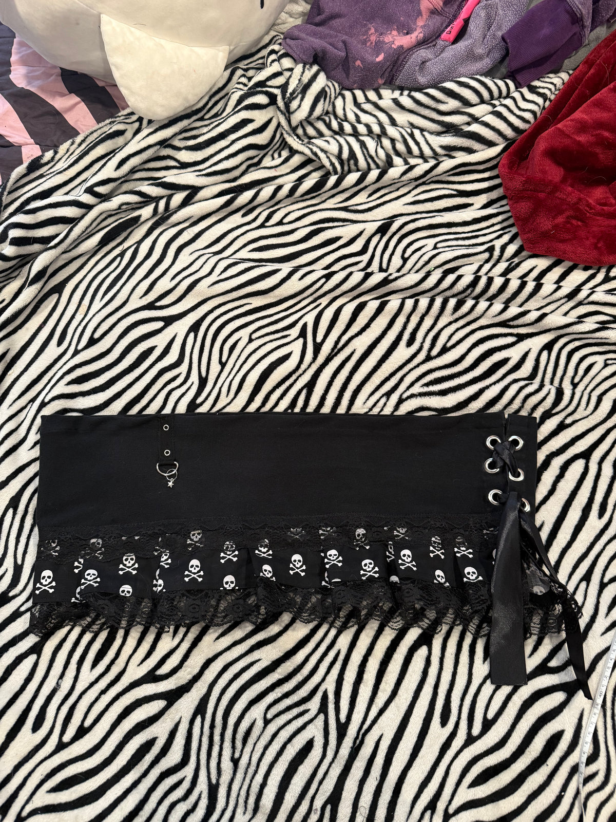 lace up skull skirt size 2xl