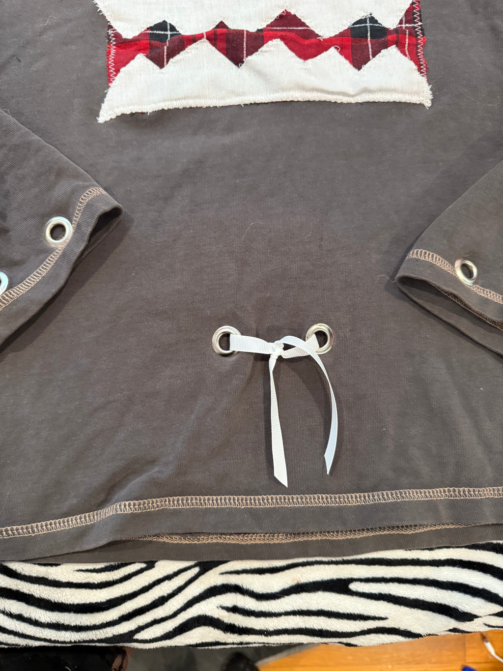 domo zip up size m men’s/ l women’s