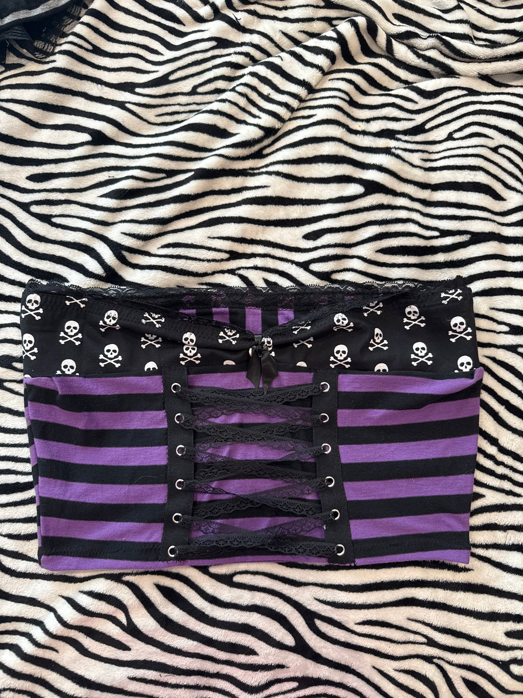 purple & black skull top size m/l