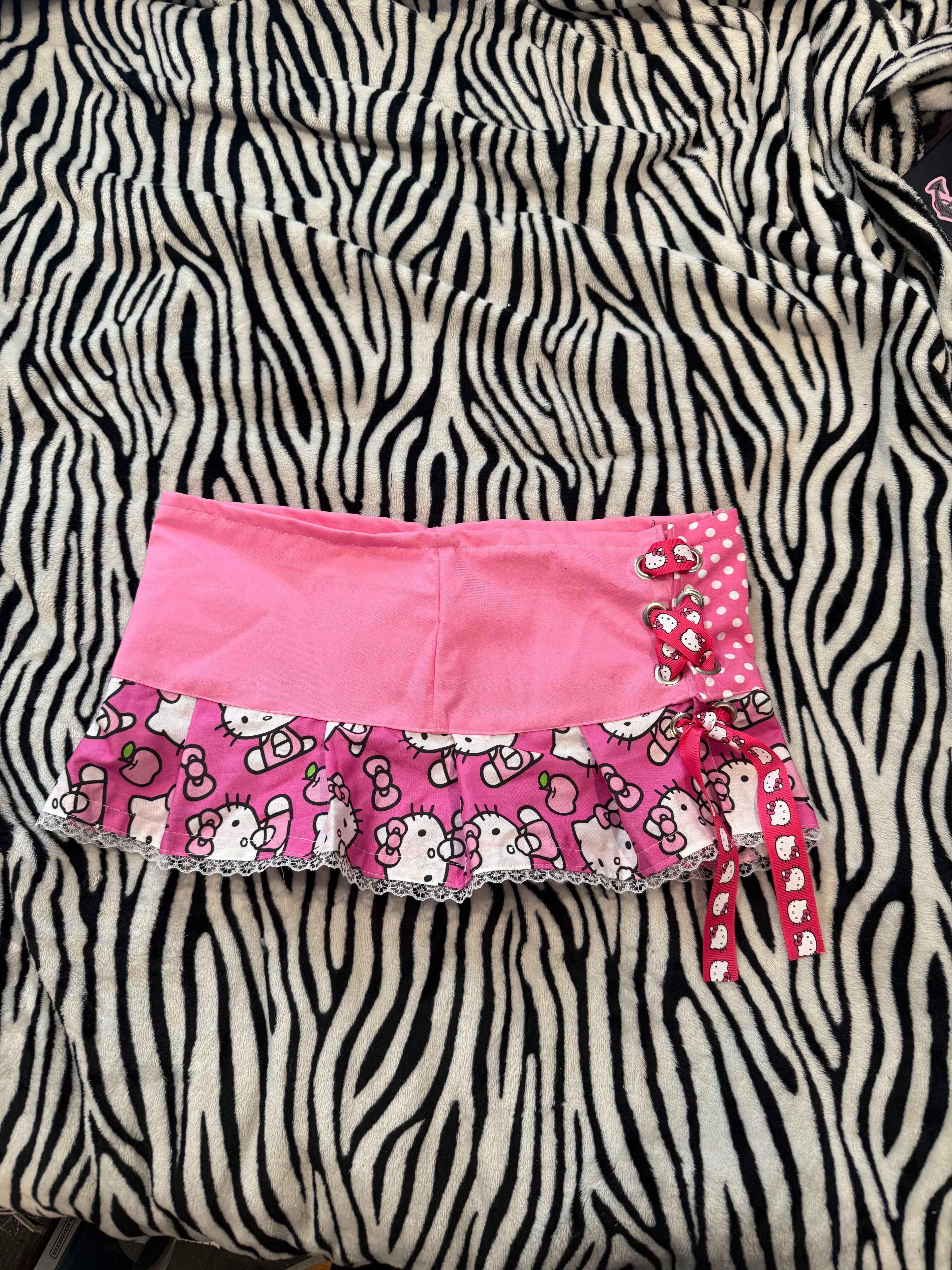 hello kitty lace up skirt size xs/s
