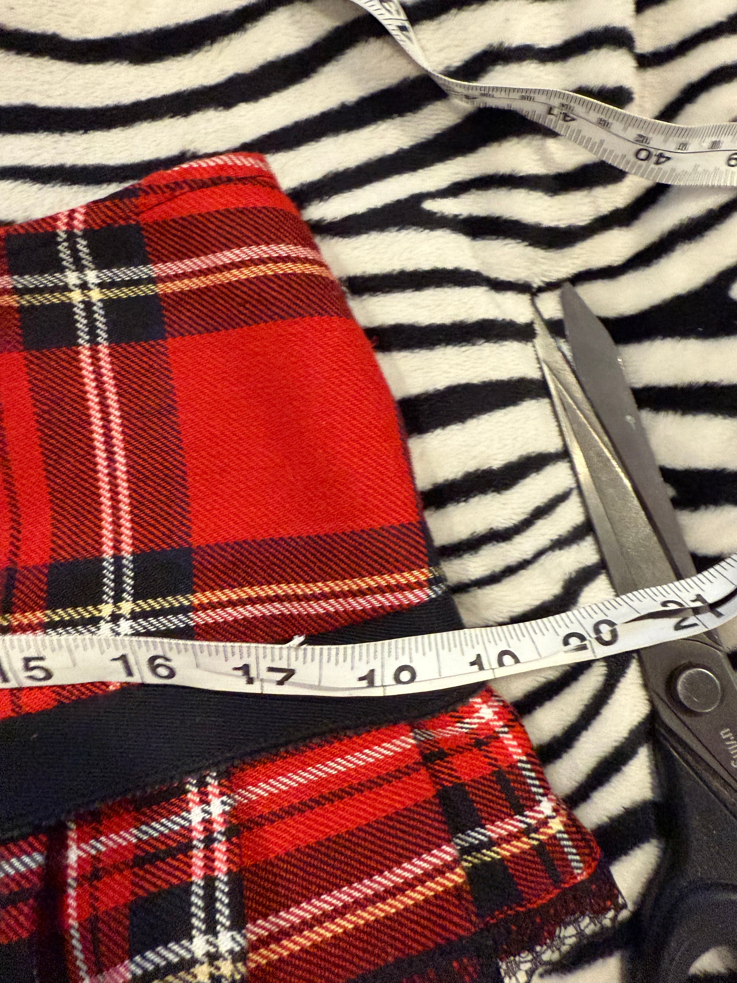 serious LA micro skirt size m