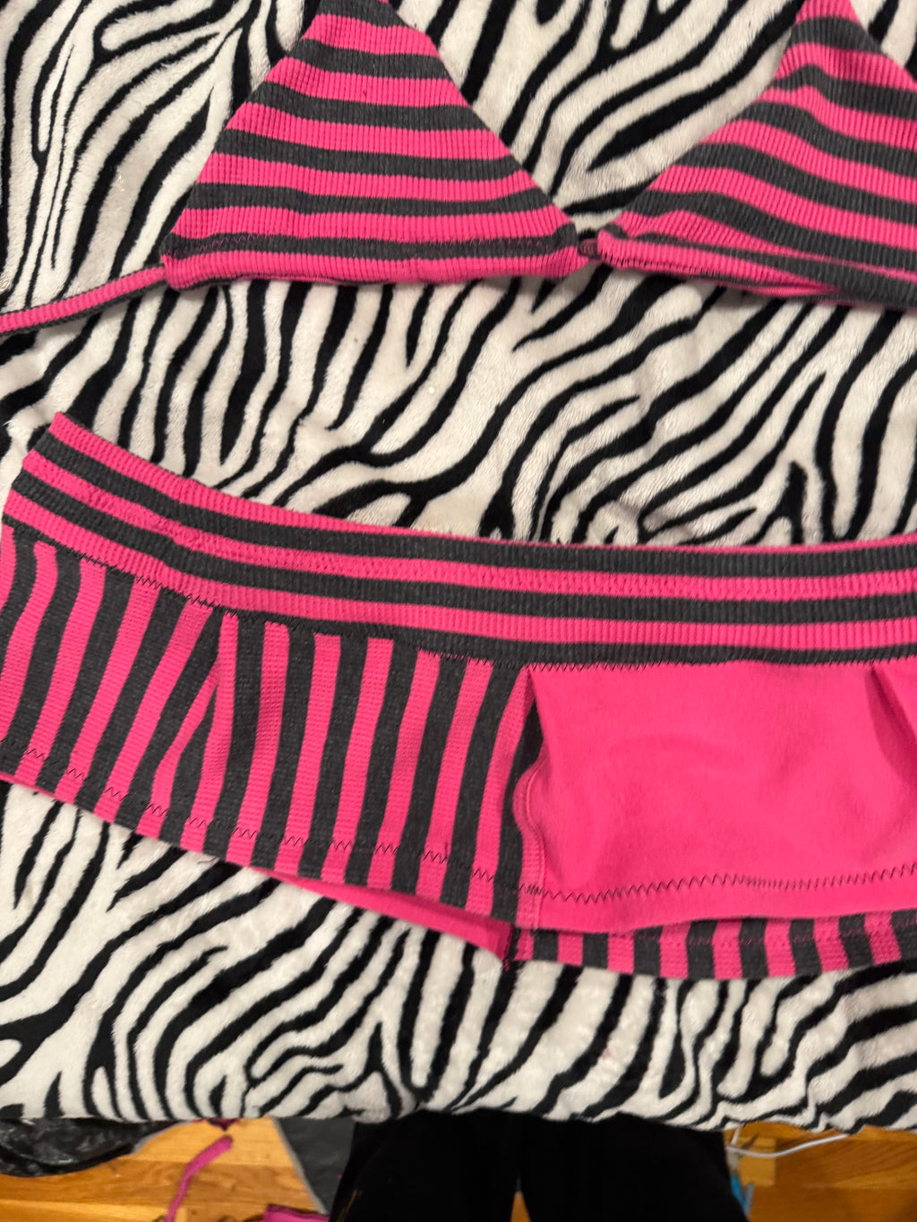 pink & grey striped rave set size m