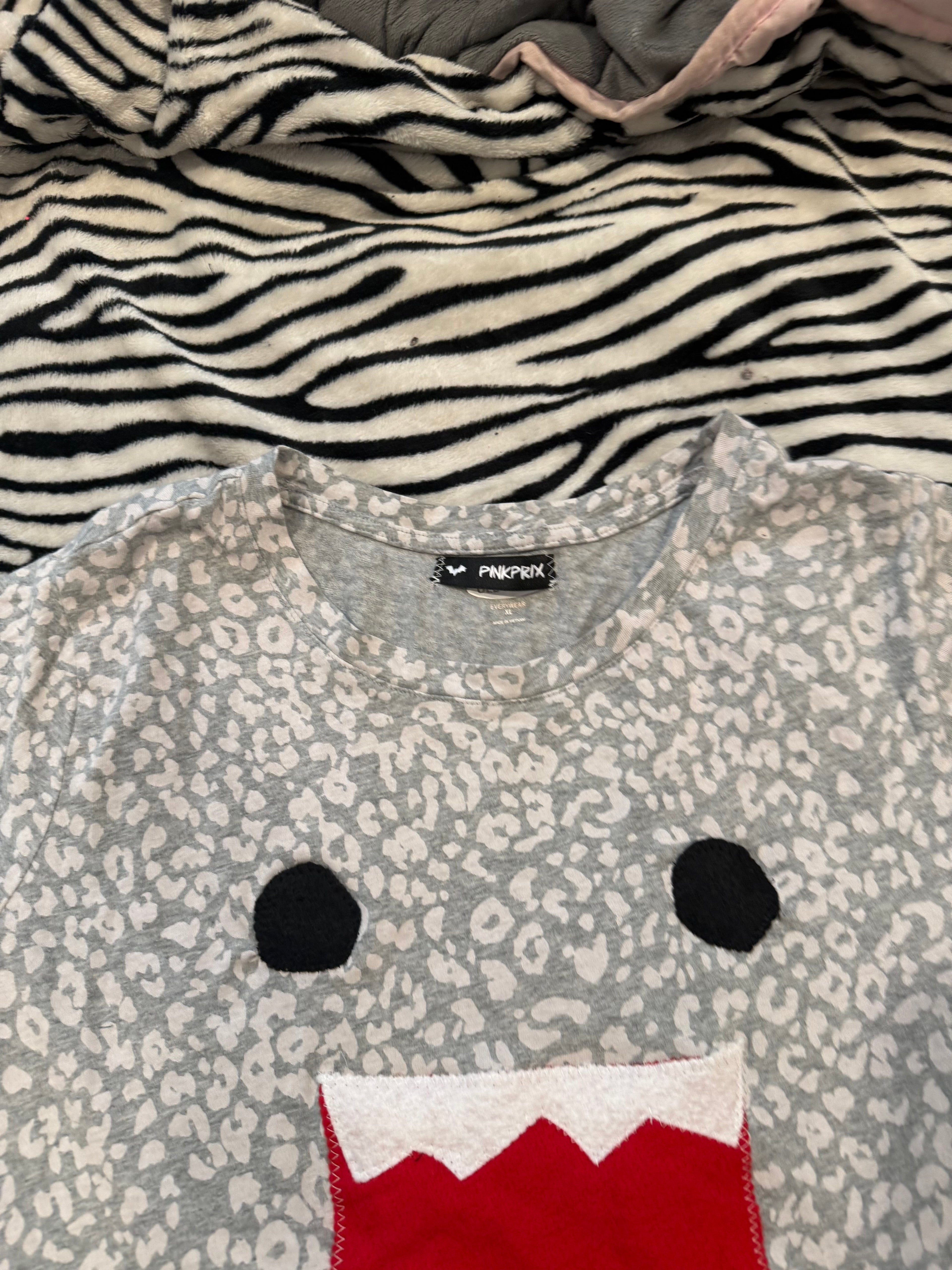 Cheetah print domo tee size xl