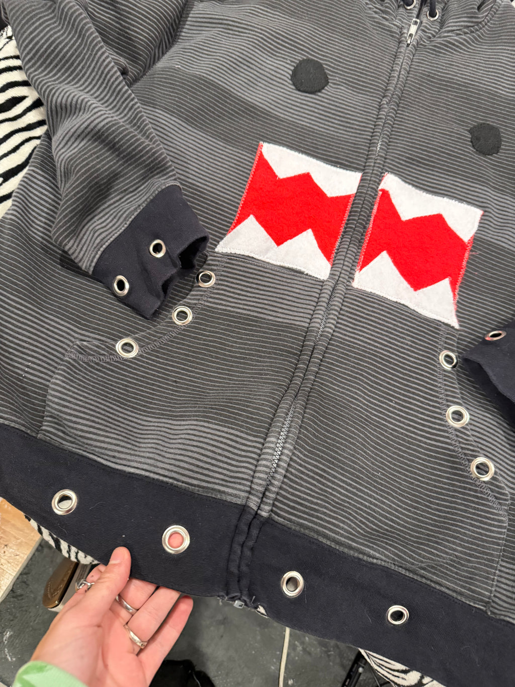 Domo striped zip up size men’s xl/womens 2xl