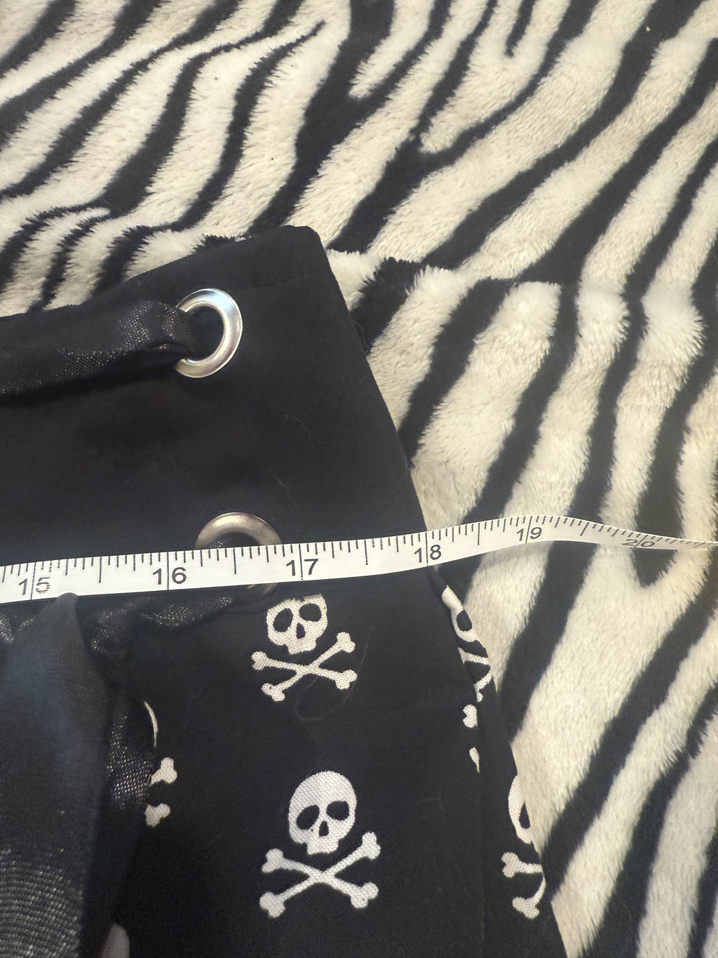 lace up ruffle skull skirt size m