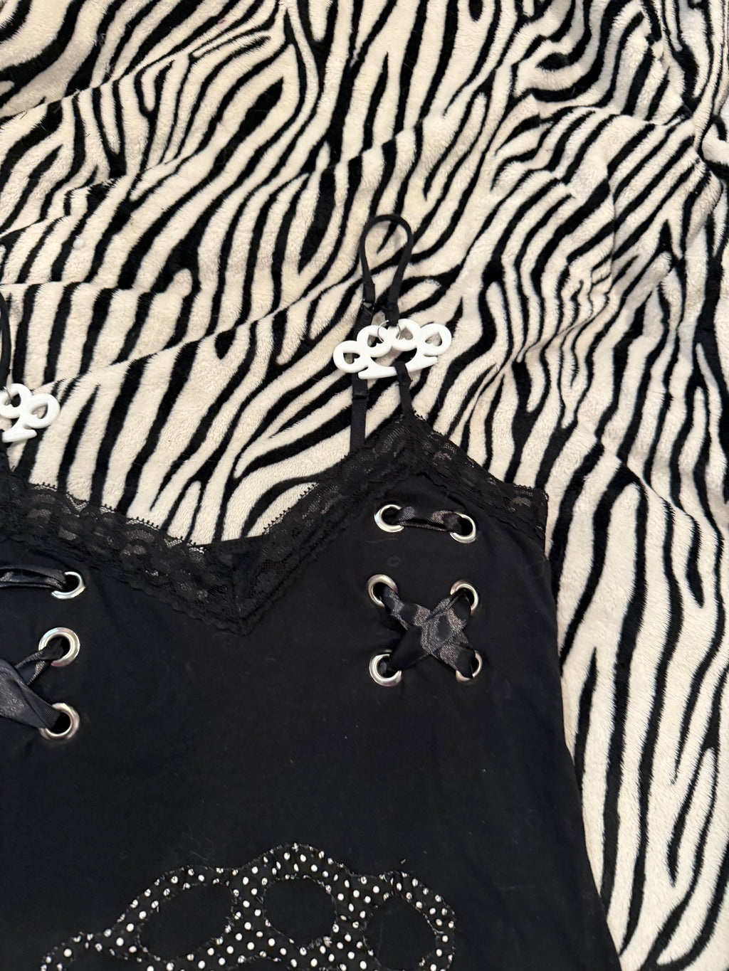 brass knuckle lace up tank size xl