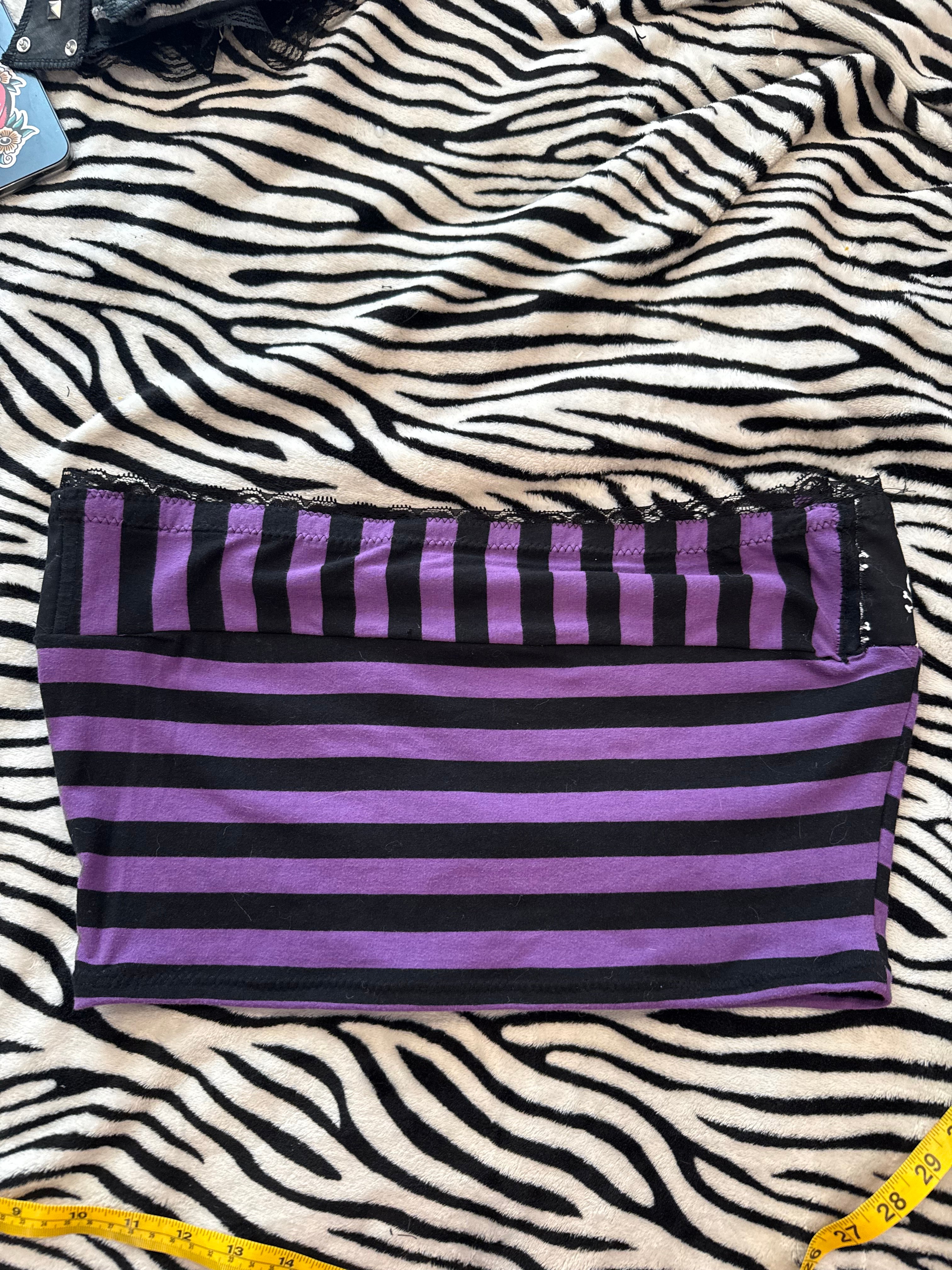 purple & black skull top size m/l