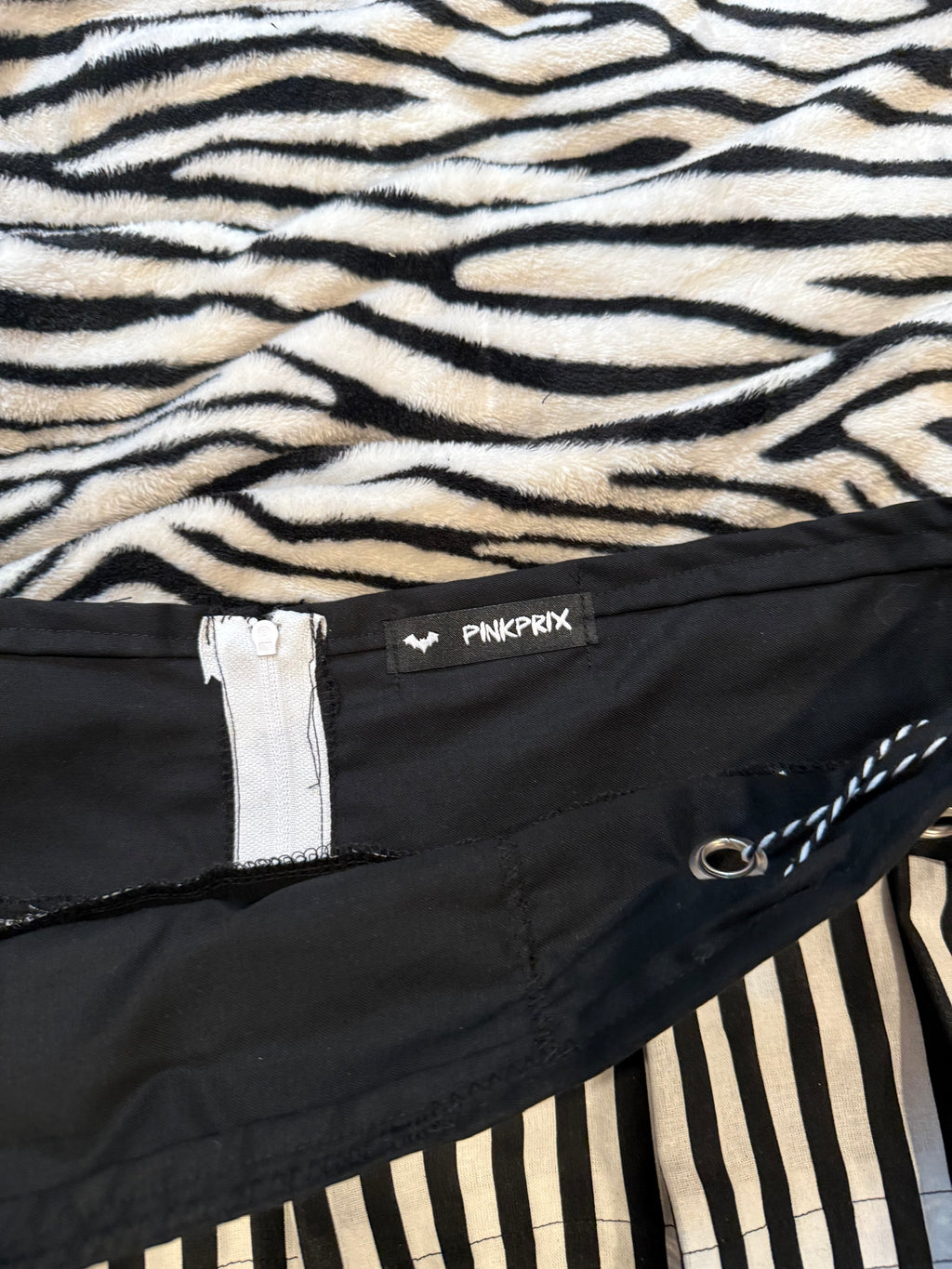 white & black striped script skirt size L