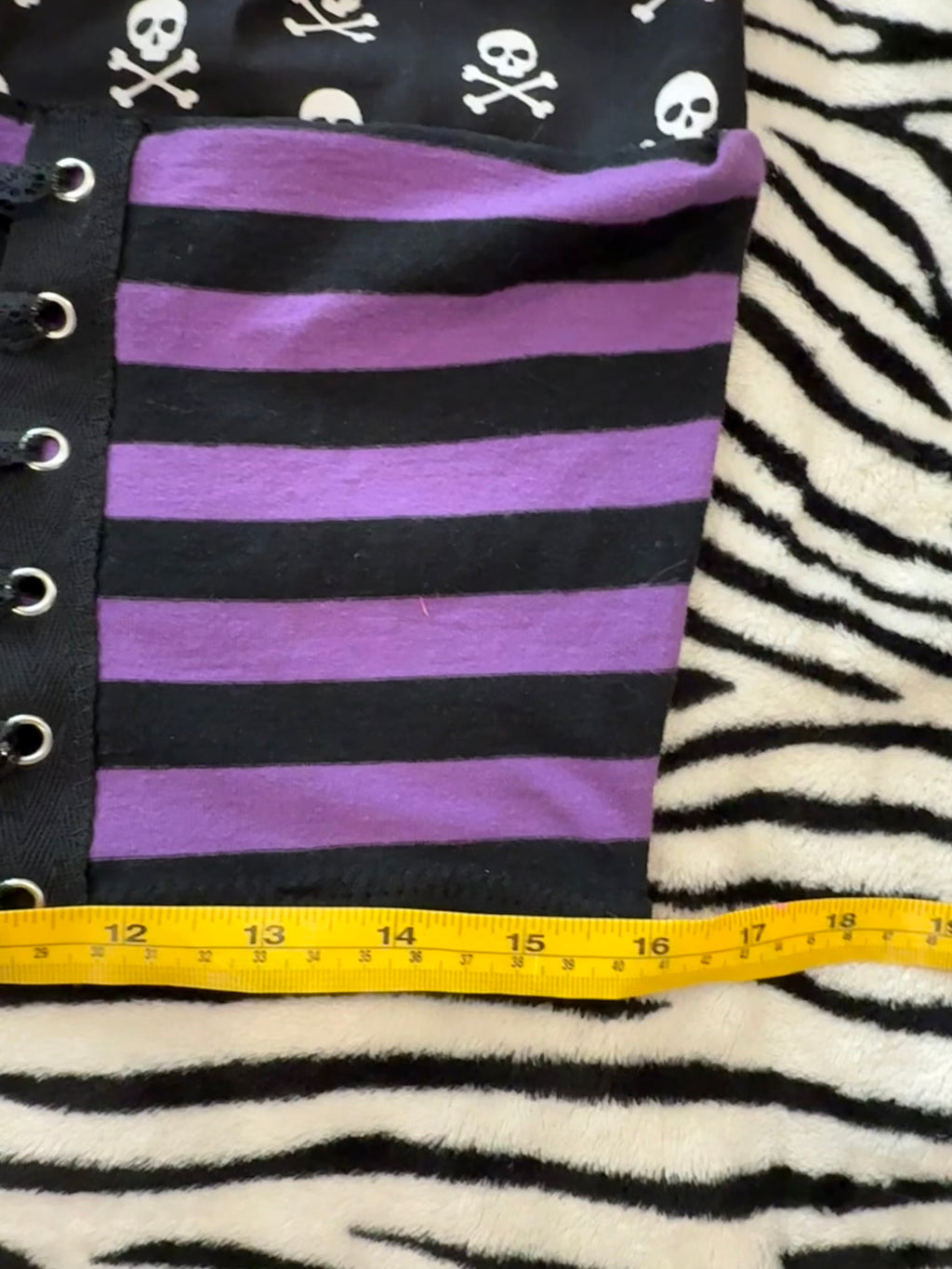 purple & black skull top size m/l
