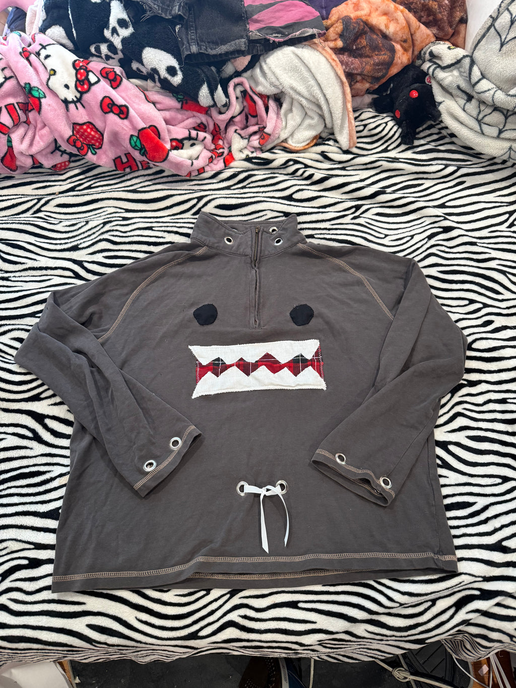 domo zip up size m men’s/ l women’s