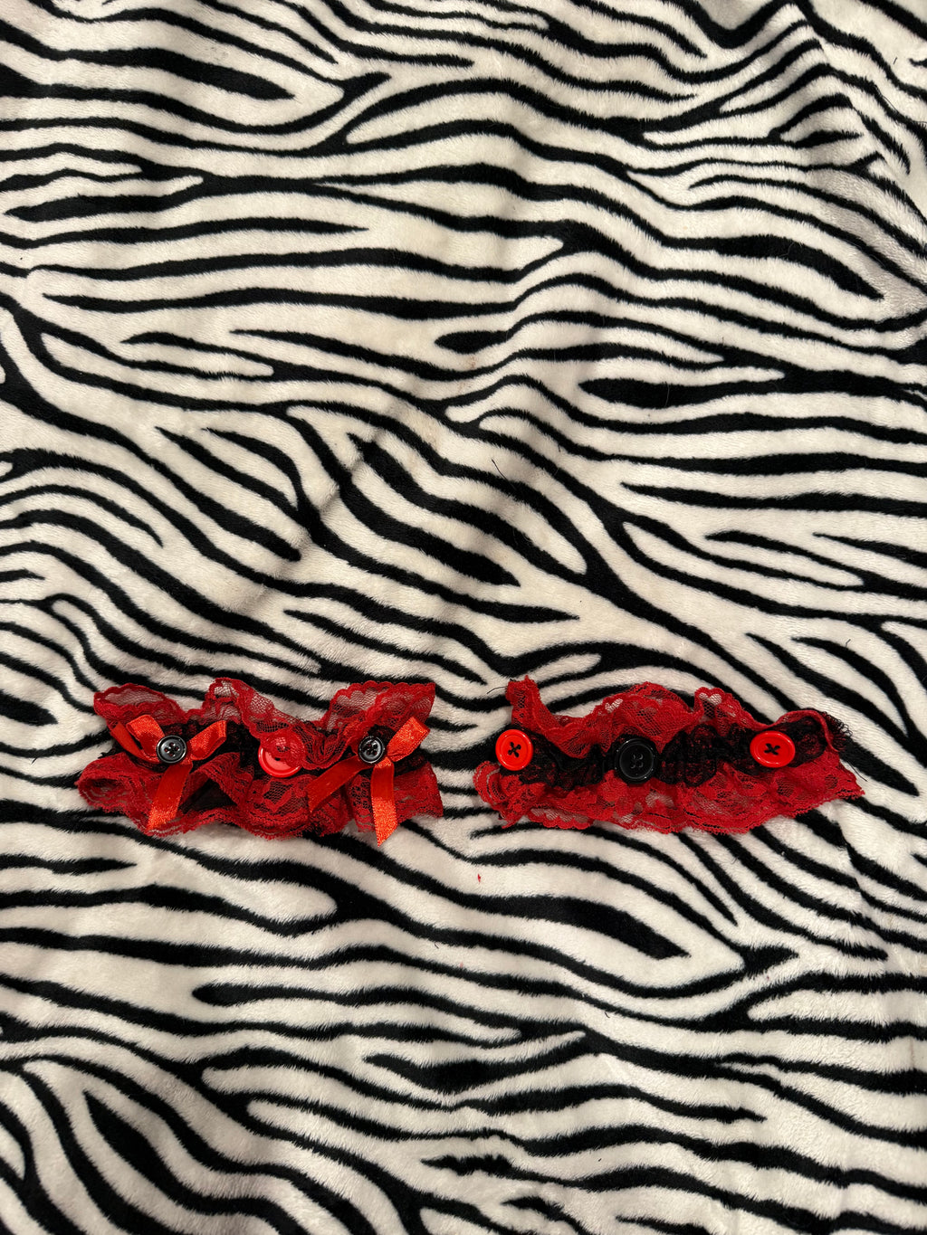 red & black garters size xxs/xs