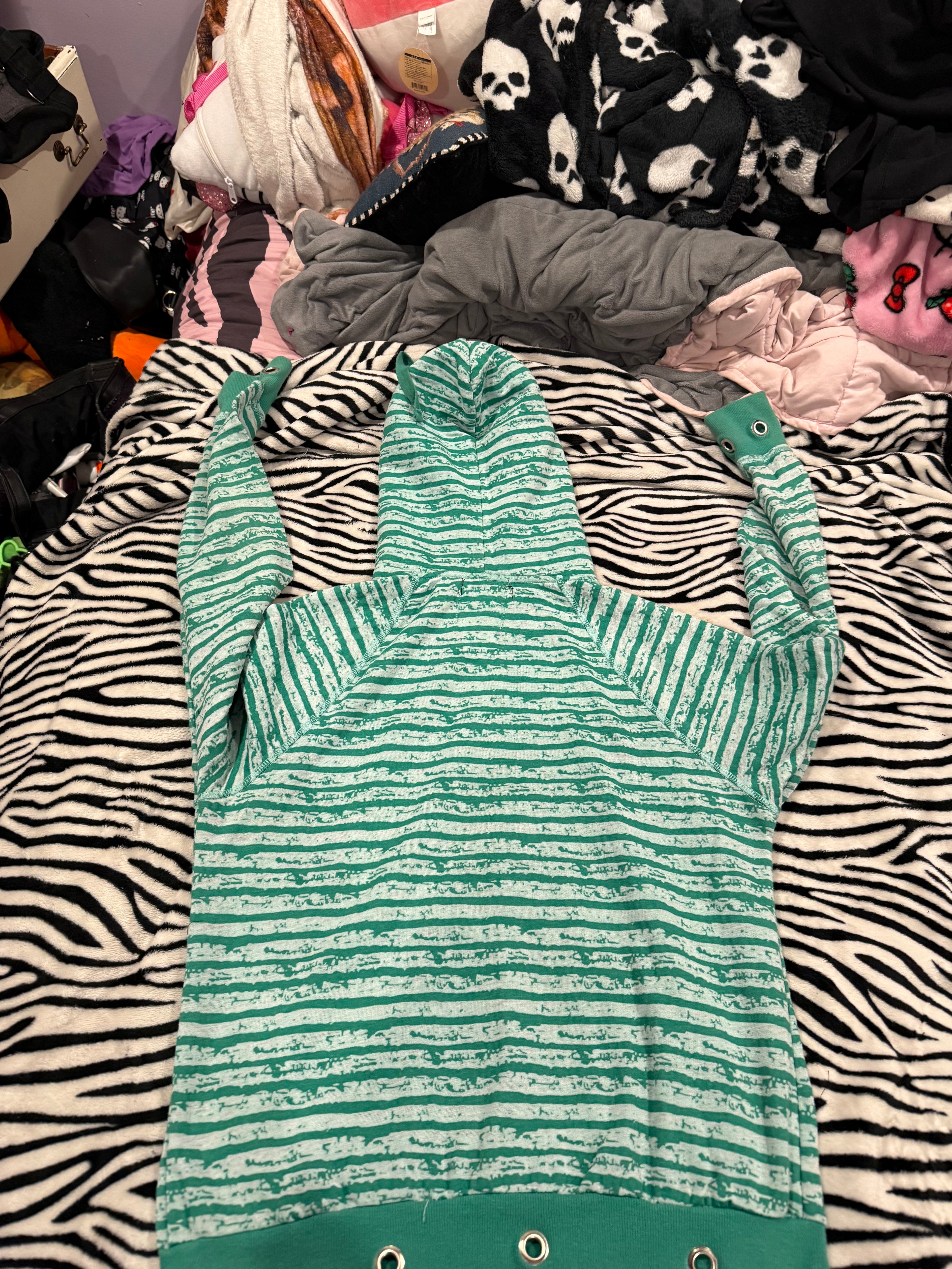 domo green striped zip up size s/m