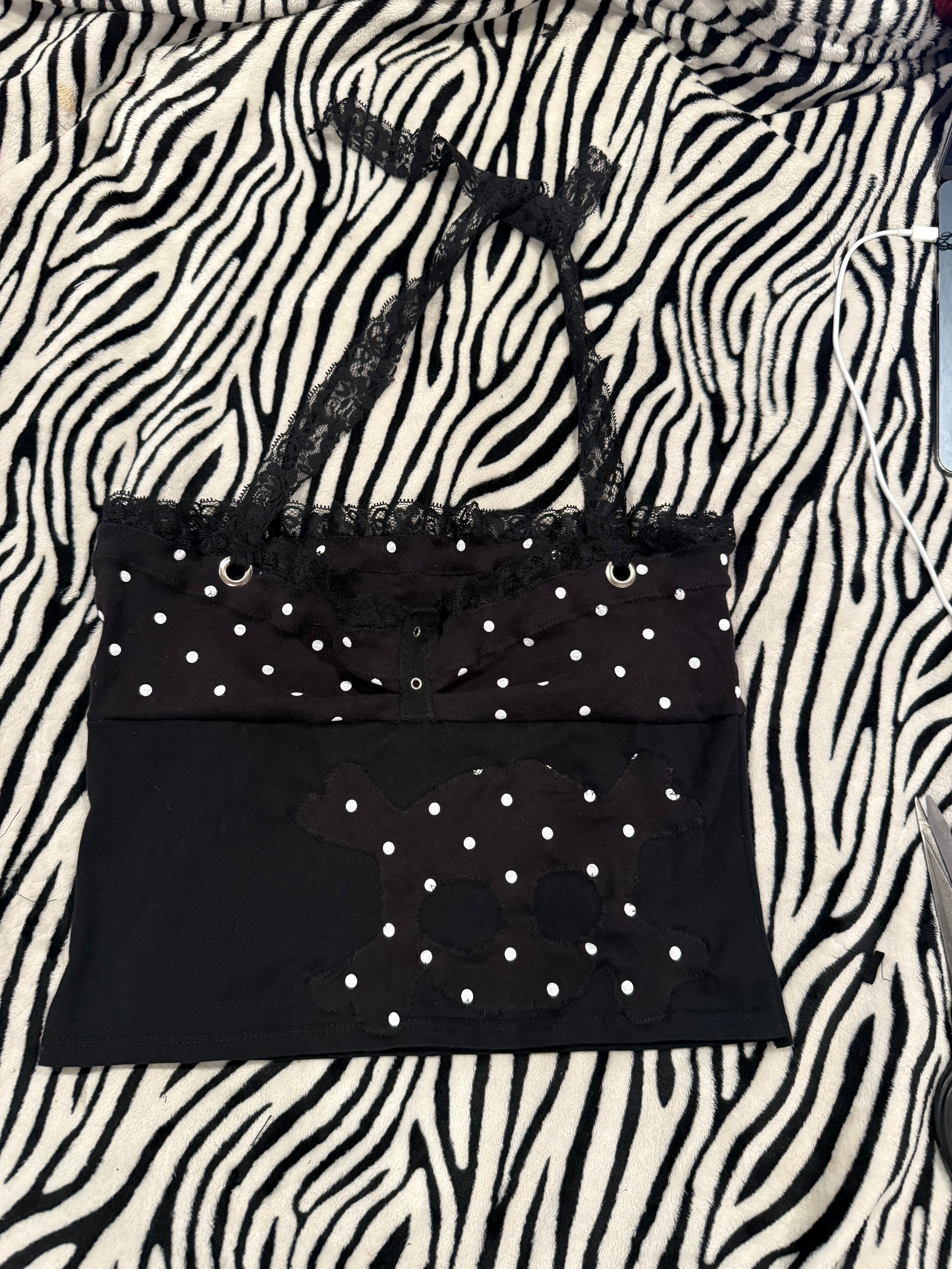 polka dot skull top size m