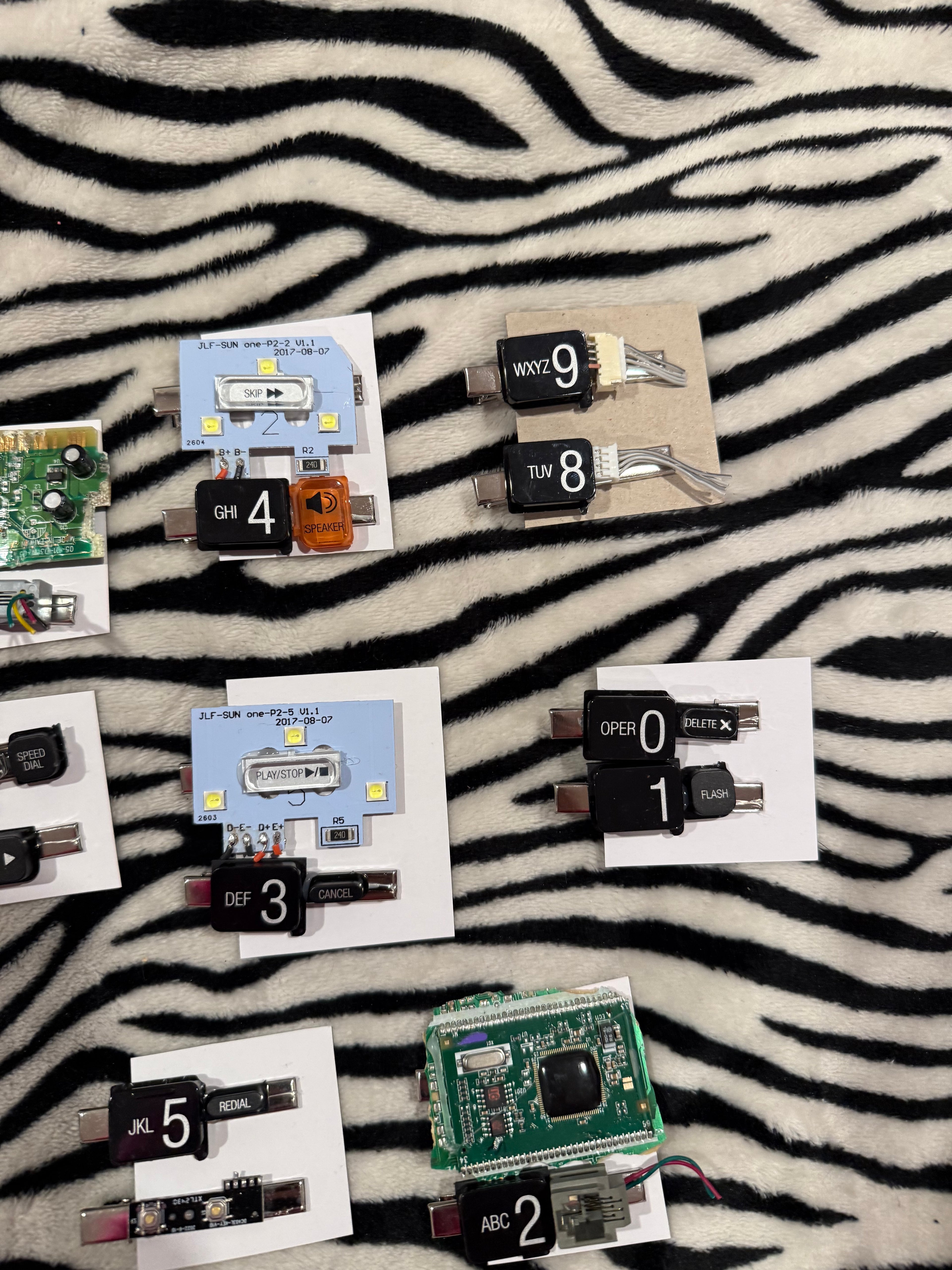 electronic hair clips