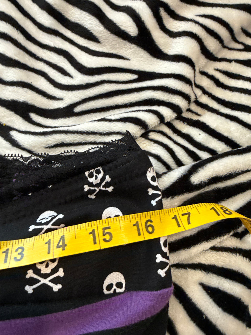 purple & black skull set size s