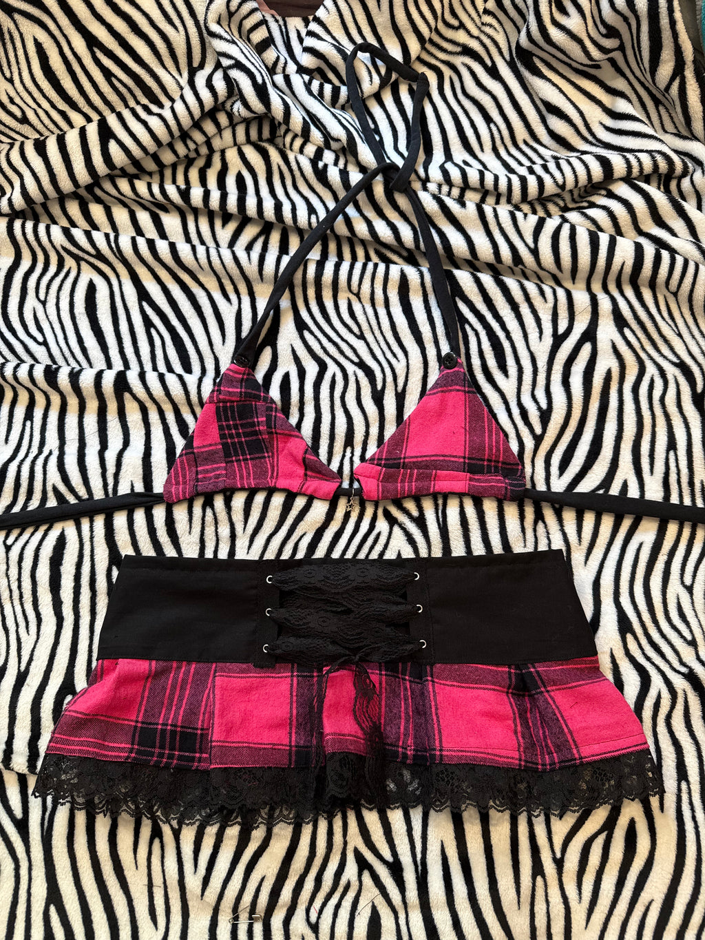 pink & black plaid lace up set size m