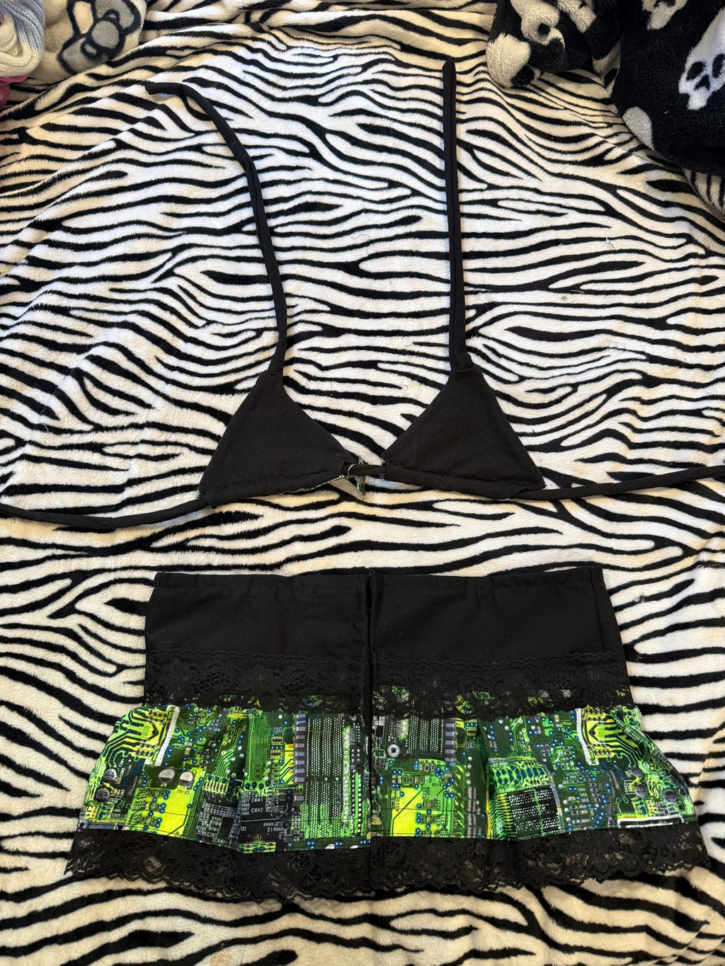 circuit board rave set size xs
