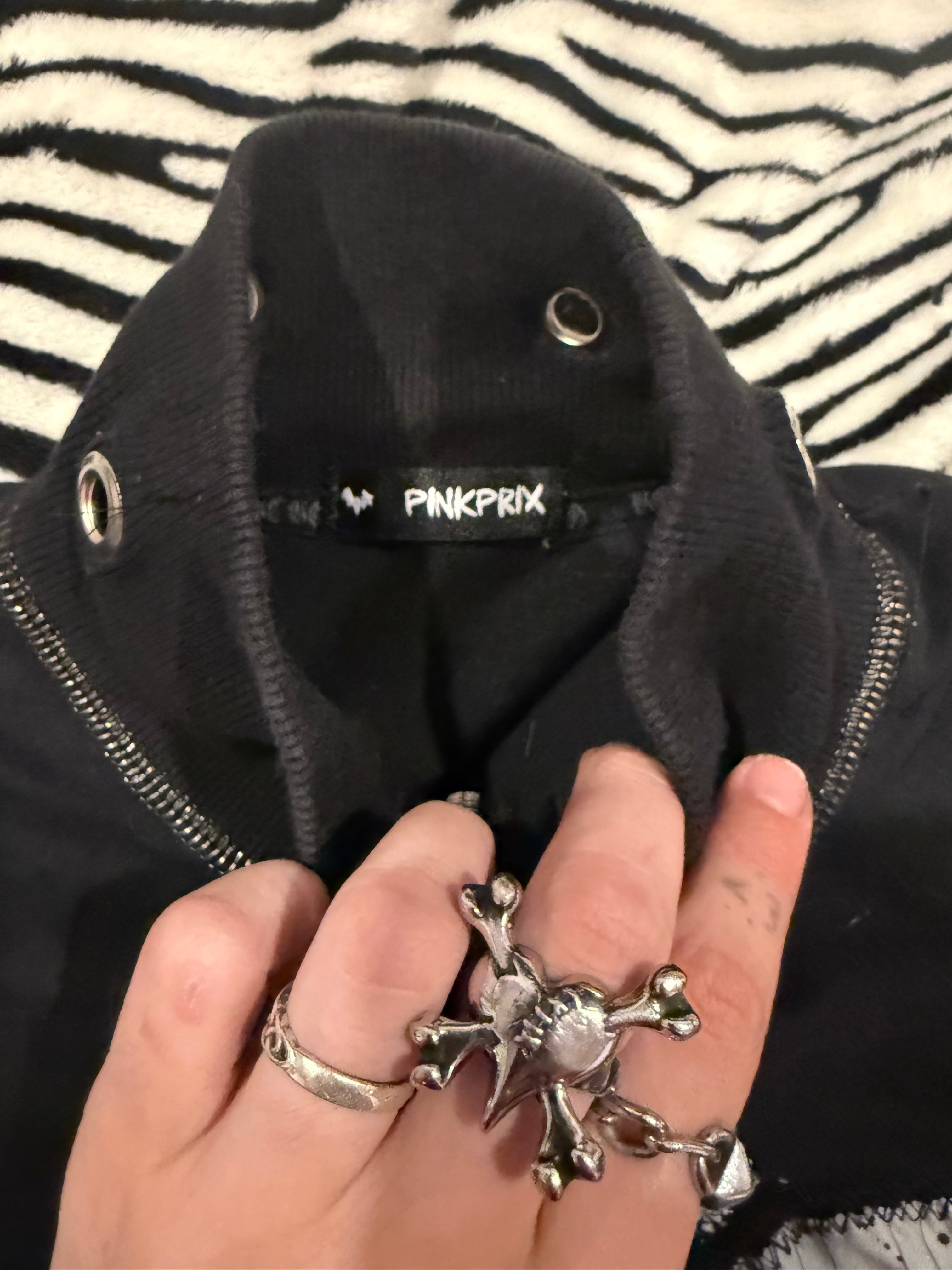 grey & black skull embroidered zip up size s