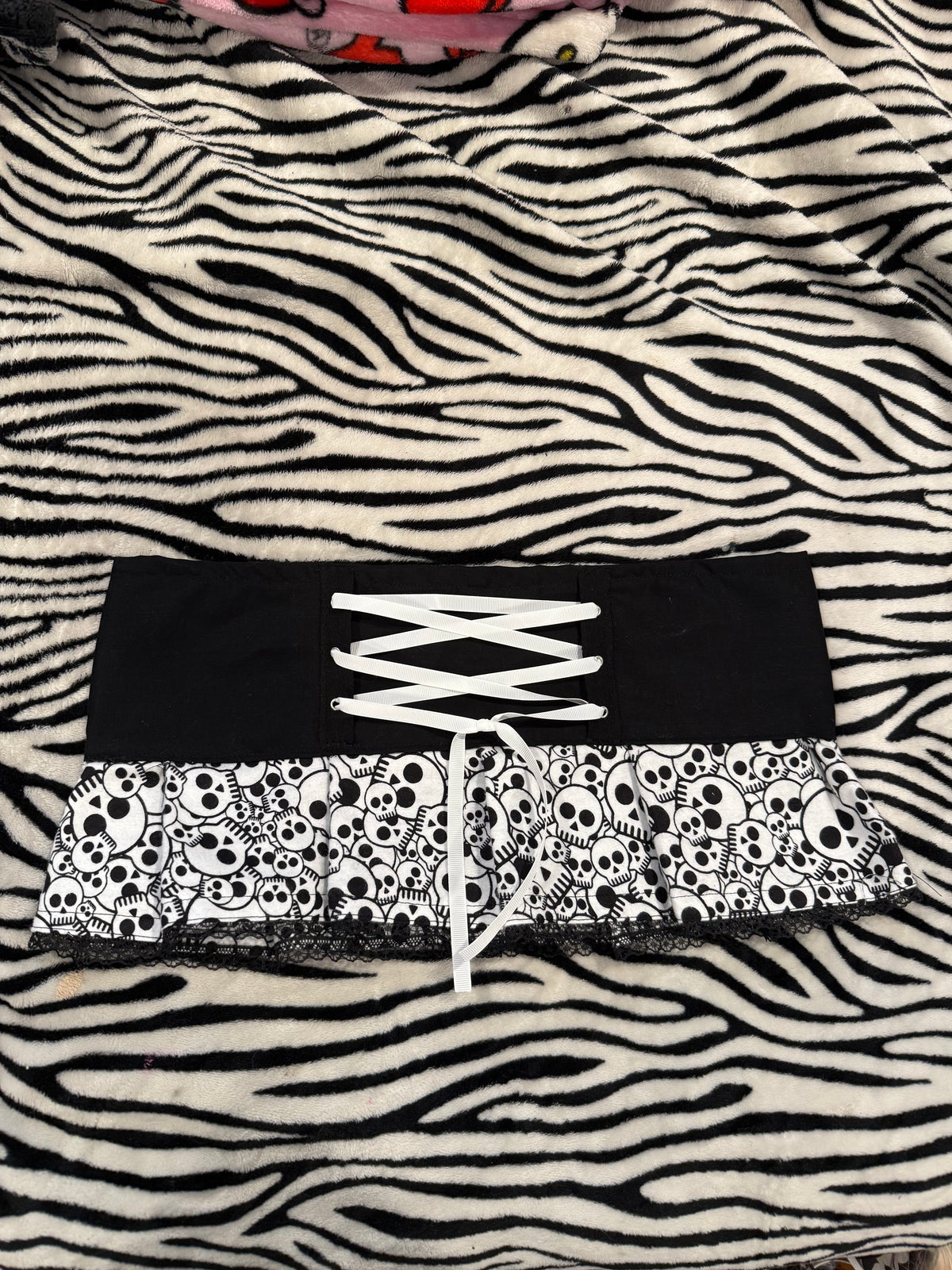 black & white skull skirt size s