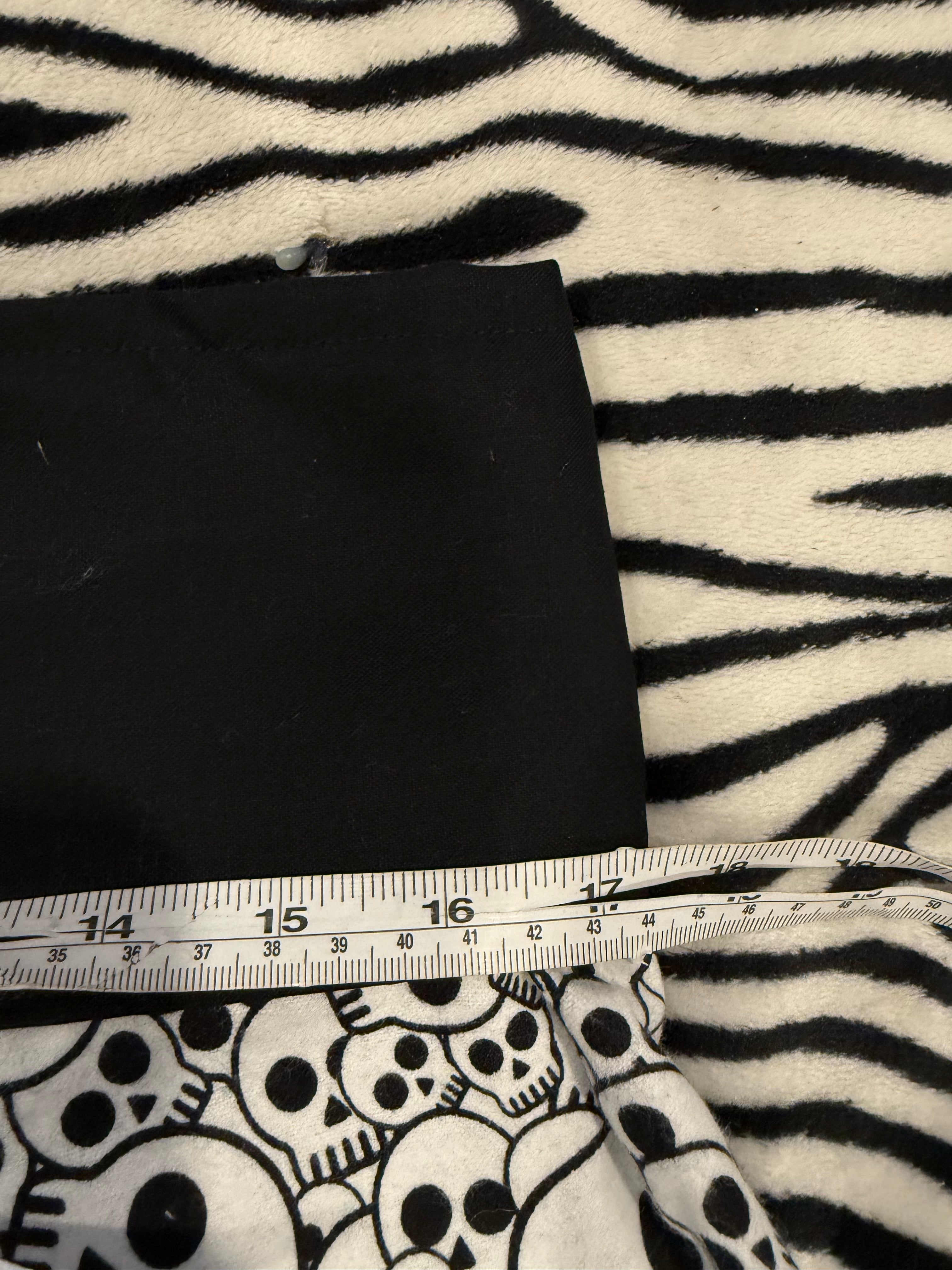 black & white skull skirt size s