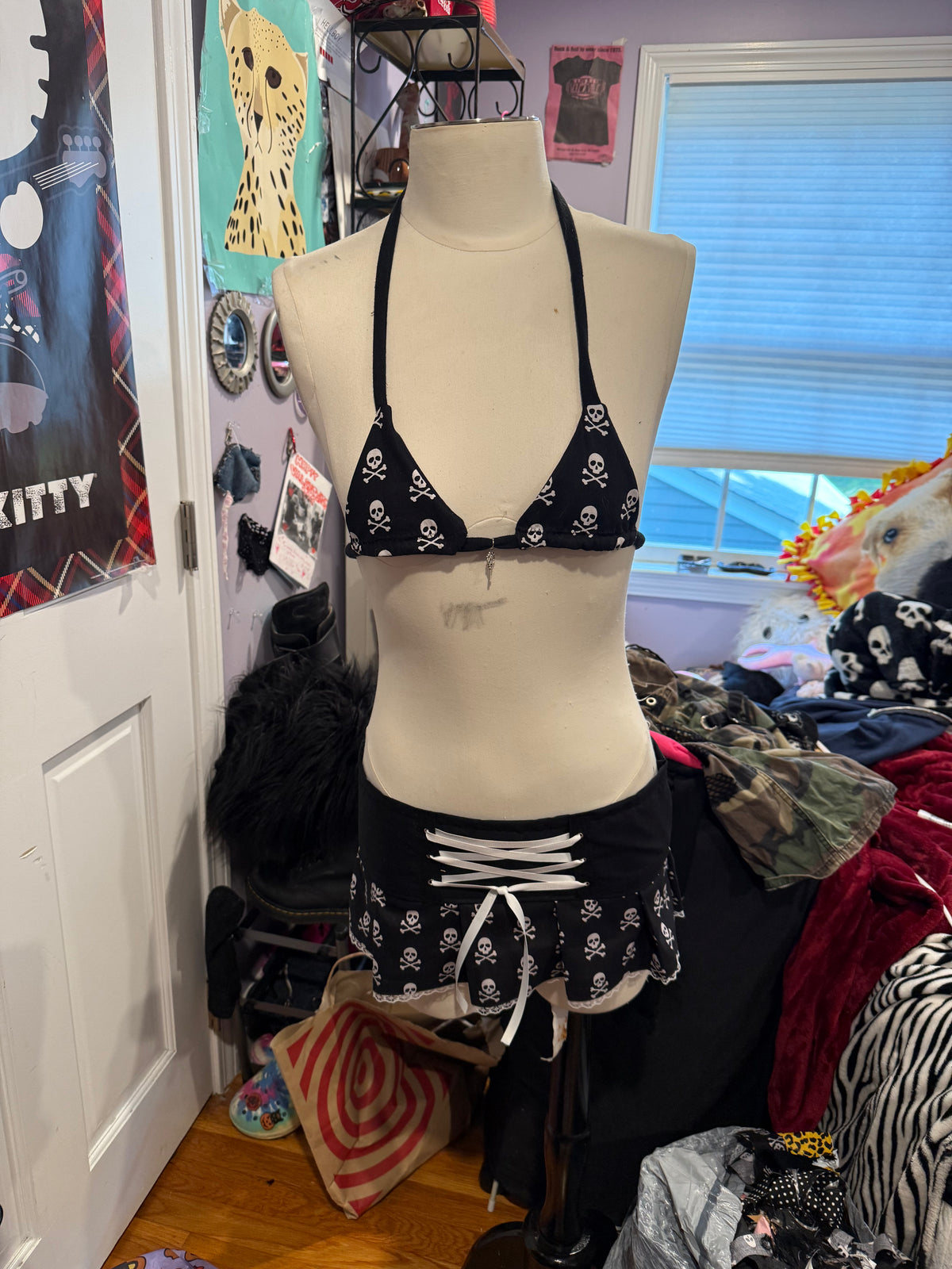 black & white skull lace up set size xs