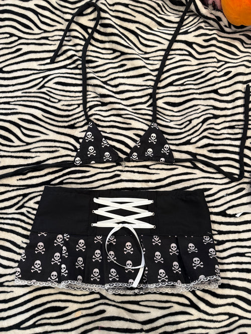 black & white skull lace up set size xs