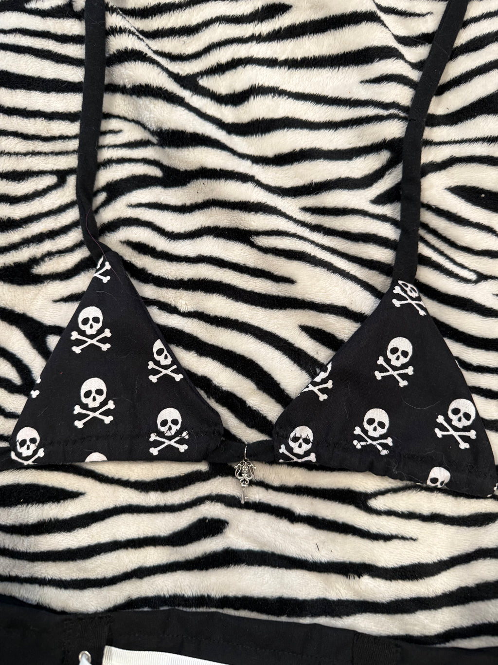 black & white skull lace up set size xs