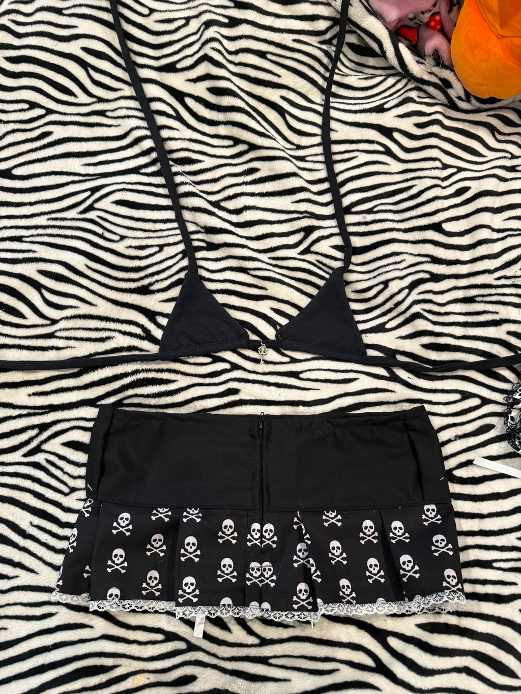 black & white skull lace up set size xs