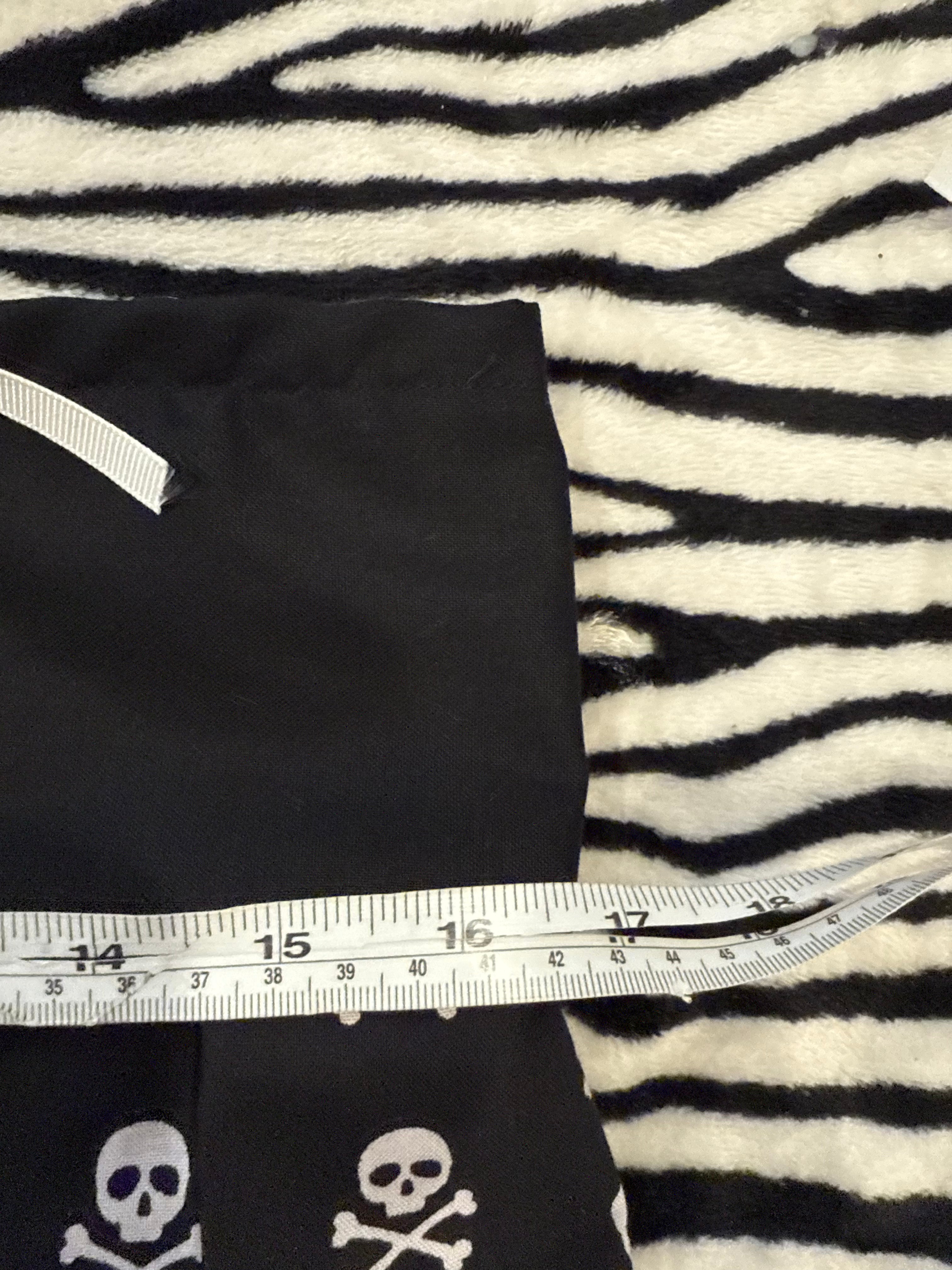 black & white skull lace up set size xs